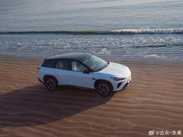 同價(jià)位獨(dú)一家！哪吒CEO張勇：哪吒L將配齊“冰箱彩電沙發(fā)”