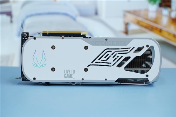 夢幻優(yōu)雅！索泰RTX 4070 Ti SUPER TRINITY OC月白圖賞