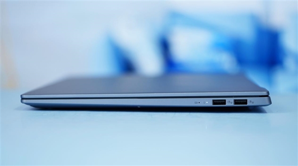 2.8K OLED高刷屏！華碩無畏Pro15 2024高能AI超輕薄本圖賞