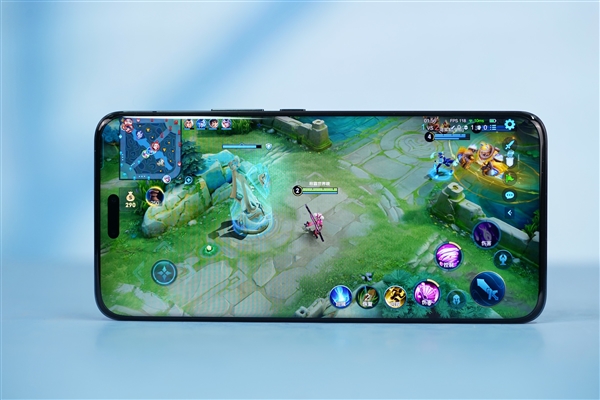 鷹眼相機(jī)設(shè)計(jì)更靈動(dòng)！榮耀Magic6至臻版圖賞