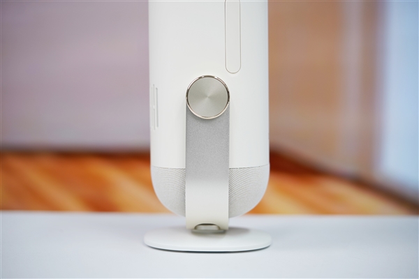 一體式云臺(tái)設(shè)計(jì) 各角度隨意投！當(dāng)貝Smart 1圖賞