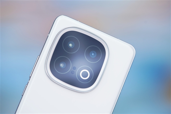 最便宜驍龍8至尊版手機！iQOO 13圖賞