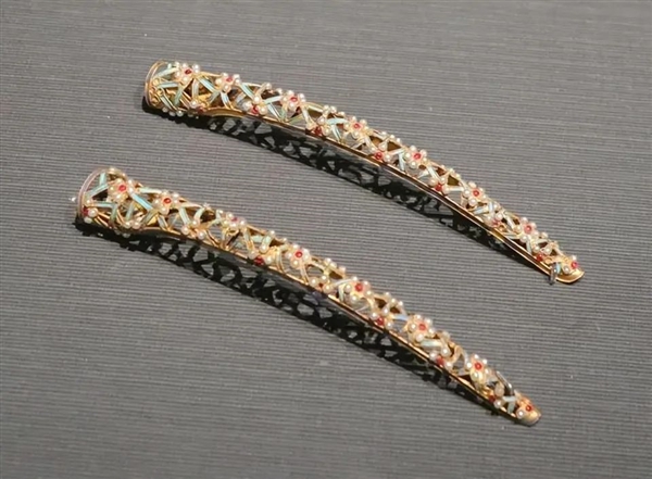 留了66年、總長(zhǎng)度超9米！印度大爺總算將破世界紀(jì)錄的指甲剪了