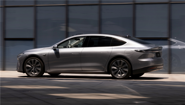 3路齊發(fā) 蔚來(lái)ET7 150度電池包實(shí)測(cè)成績(jī)出爐：穩(wěn)穩(wěn)超1000公里