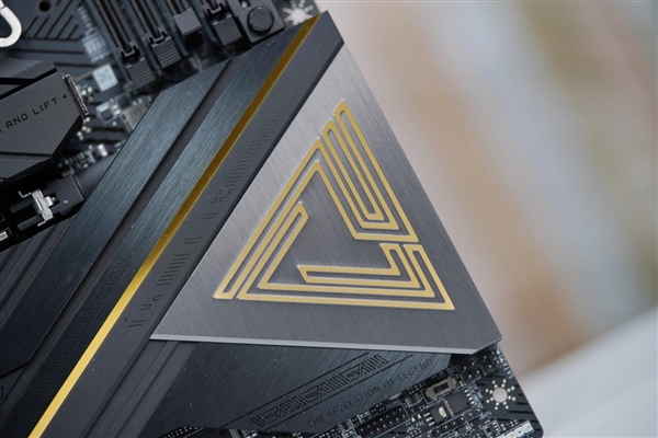 英特爾Ultra旗艦座駕！微星MEG Z890 ACE戰(zhàn)神主板套裝圖賞