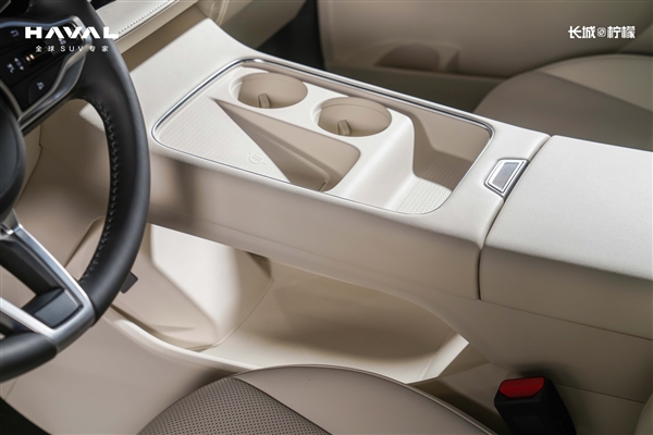 燃油國(guó)產(chǎn)神車 新一代哈弗H6內(nèi)飾官圖發(fā)布：換懷擋、更年輕