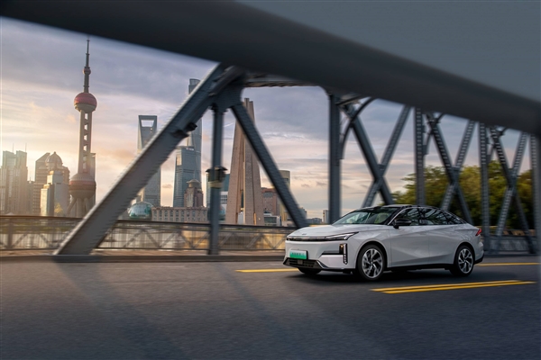 李書(shū)福拔刀子 捅合資心窩子？