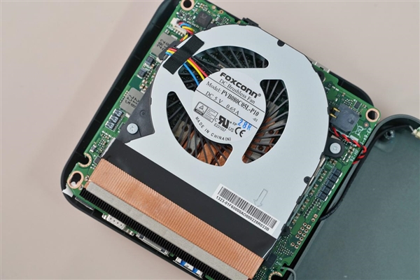 僅巴掌大小的桌面神器！小米迷你主機圖賞