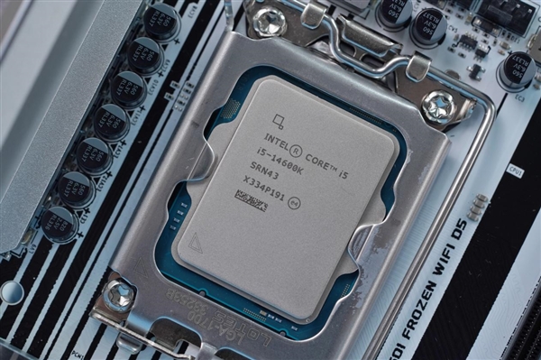 14代酷睿座駕！七彩虹CVN B760I FROEN WIFI D5 V20登陸艦圖賞