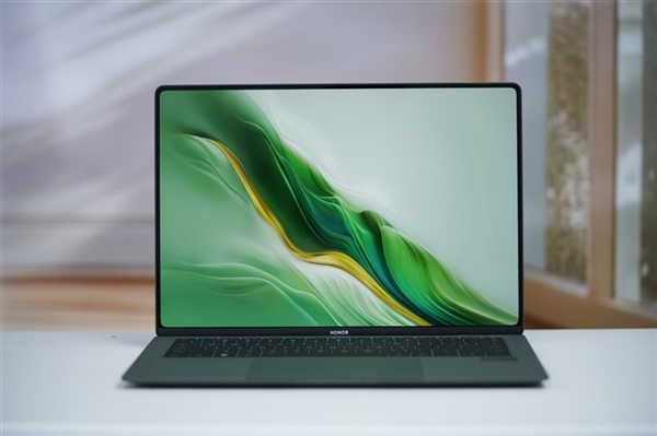 萬(wàn)元內(nèi)最值得買(mǎi)的筆記本！榮耀MagicBook Art 14正式首銷：比蘋(píng)果更輕薄