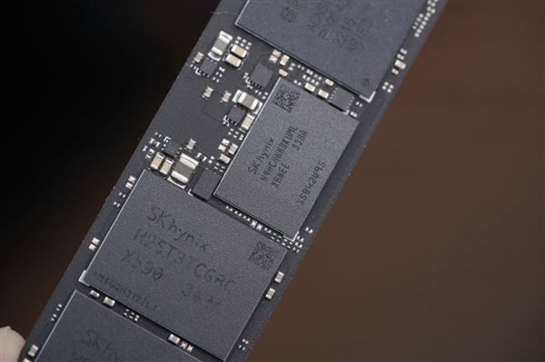 讀取7000MB/s！海力士P41 SSD圖賞