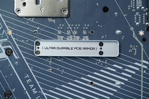 高顏值小白板！技嘉冰雕B650E AORUS ELITE X AX ICE主板圖賞