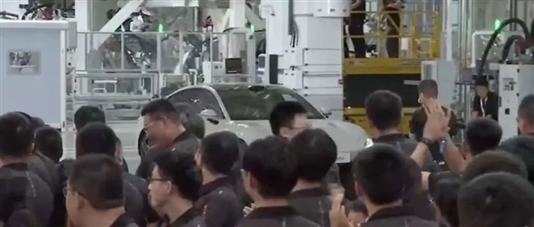 軍兒個(gè)人秀：3年激情造車史 一把心酸淚