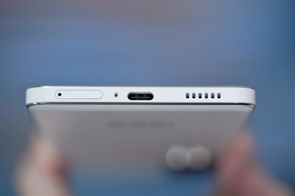 驍龍8 Gen3雙芯戰(zhàn)神！iQOO Neo9S Pro+星曜白圖賞