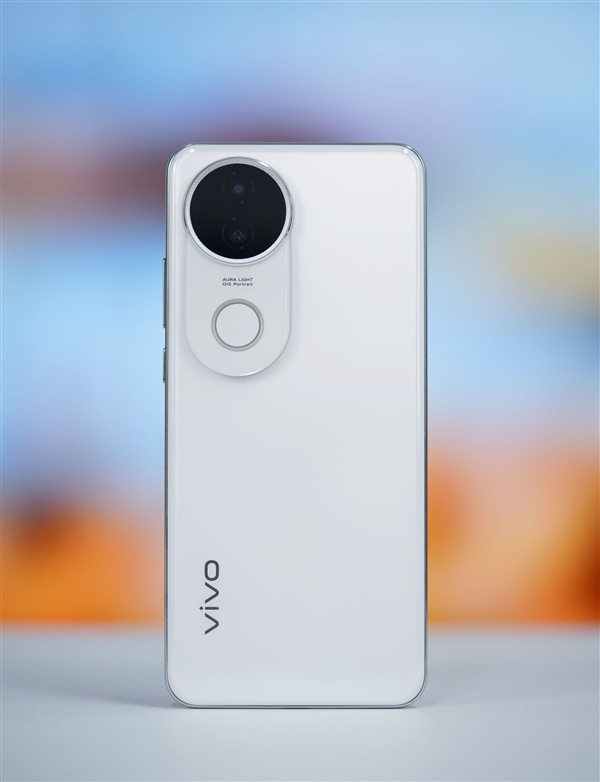 185g機(jī)身塞下6500mAh大電池！vivo S20圖賞