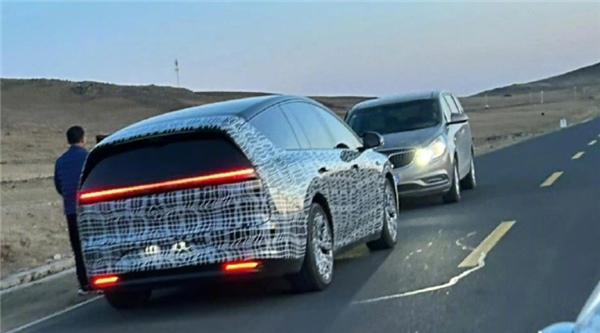 因為MEGA：李想親自砍掉了理想今年所有的電車