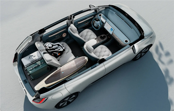“得房率”67.9 %！寶駿云朵超大車(chē)內(nèi)空間曝光 魔方儲(chǔ)物空間啥都能裝