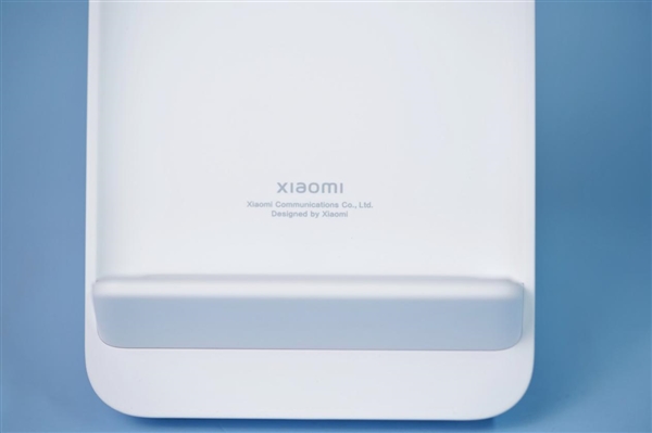 49分鐘充滿小米14 Ultra！小米80W升降式風(fēng)冷無(wú)線充套裝圖賞