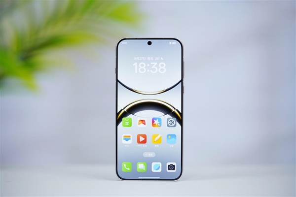 超窄物理四等邊屏幕！OPPO Find X8圖賞