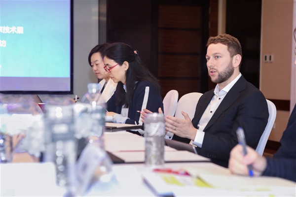 你們看不起的智駕 未來收入要翻800倍