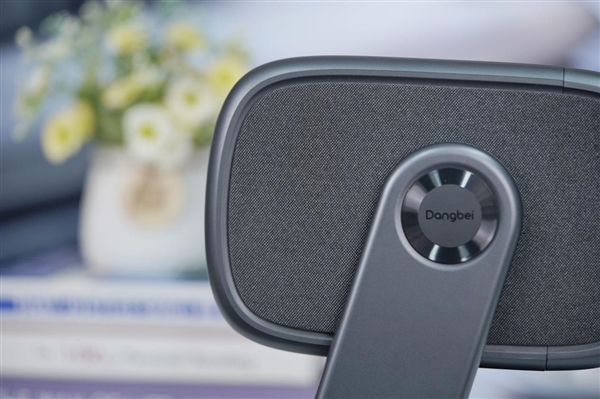 行業(yè)首創(chuàng)隔空指向遙控！當(dāng)貝F7 Pro投影儀圖賞