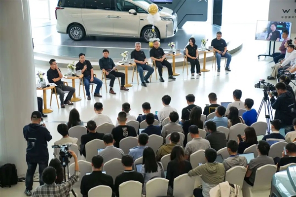 魏建軍什么都知道