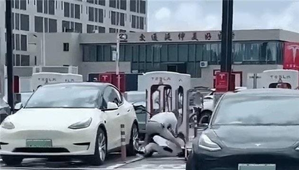 奔馳標(biāo) 還能值50萬嗎？