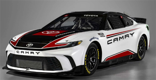 取消車門 換裝5.9L V8發(fā)動機(jī)：史上最強(qiáng)豐田凱美瑞誕生！