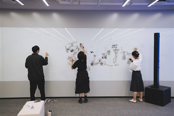 電車被“罵慘” 寶馬接“私活”