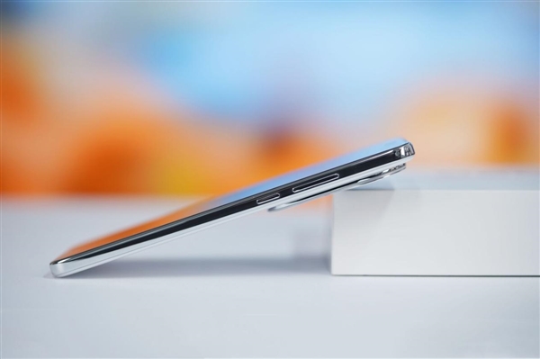 185g機(jī)身塞下6500mAh大電池！vivo S20圖賞