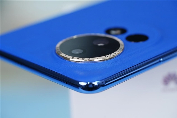 四邊微曲直屏！華為nova 12 Ultra 12號色圖賞