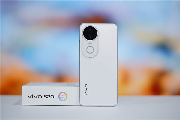 185g機(jī)身塞下6500mAh大電池！vivo S20圖賞
