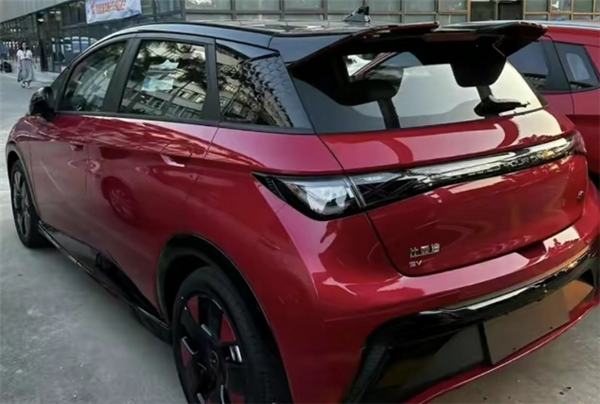 連續(xù)19個(gè)月銷量第一！比亞迪海豚紀(jì)念版即將發(fā)布：全新造型運(yùn)動(dòng)十足