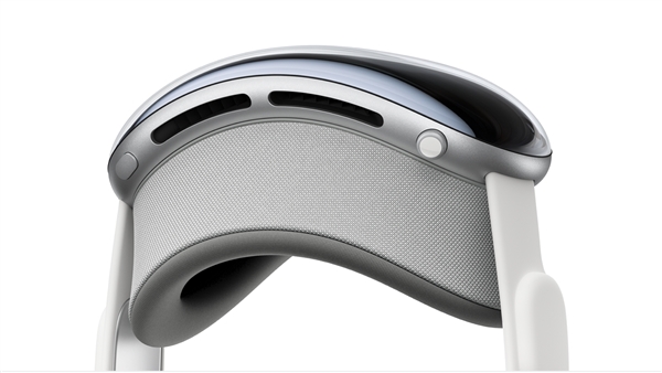 蘋果Vision Pro媒體評測：沉浸到“淚流滿面” 但不值3499美元