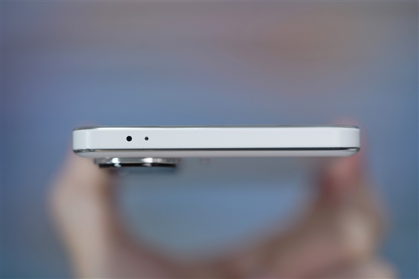 驍龍8 Gen3雙芯戰(zhàn)神！iQOO Neo9S Pro+星曜白圖賞