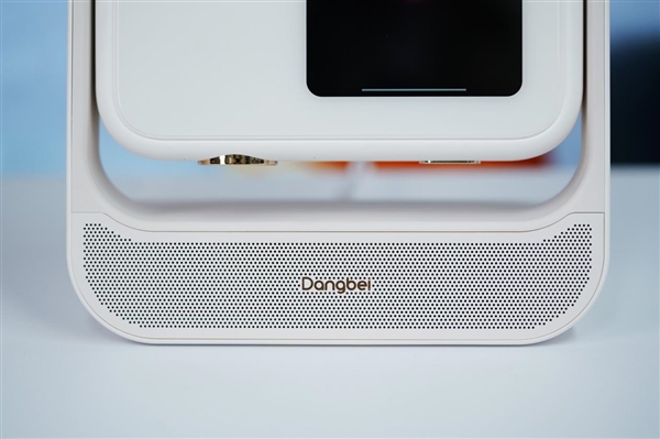 獨特翻轉設計！當貝D6X Pro圖賞