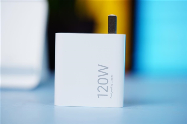 49分鐘充滿小米14 Ultra！小米80W升降式風(fēng)冷無(wú)線充套裝圖賞