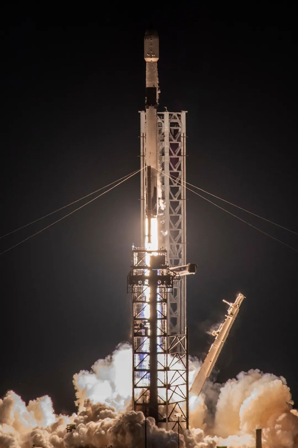 SpaceX 4小時2連發(fā)創(chuàng)紀錄！星鏈衛(wèi)星已超5800顆