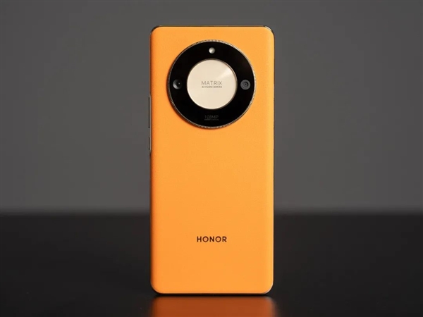 榮耀賣了1000萬臺(tái)的千元機(jī)：是不是因?yàn)殚L(zhǎng)得像華為