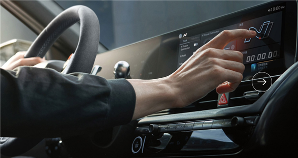 39.88萬(wàn)的韓國(guó)電車(chē) 我竟然覺(jué)得它有點(diǎn)便宜