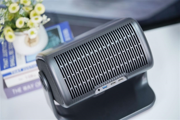 行業(yè)首創(chuàng)隔空指向遙控！當(dāng)貝F7 Pro投影儀圖賞