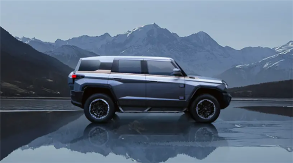 四電機僅需63.77萬起！東風(fēng)猛士917正式上市 硬派程度遠(yuǎn)超仰望U8