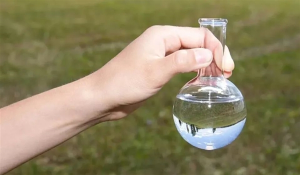 已知最古老的水超過20億年！發(fā)現(xiàn)后瞬間變橙色 科學家嘗了嘗