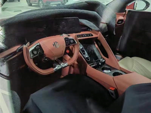 秒殺保時(shí)捷911 上汽MG Cyberster實(shí)車(chē)曝光：剪刀門(mén)+敞篷賊拉風(fēng)