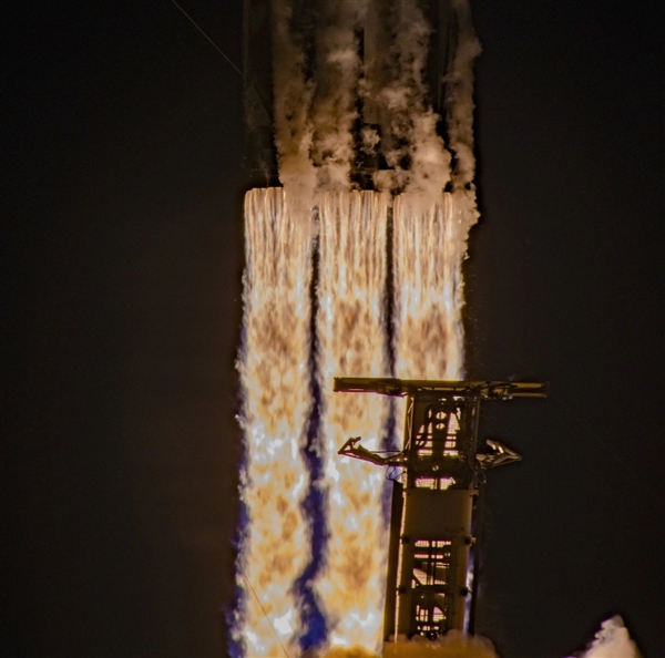 SpaceX重型獵鷹火箭發(fā)射美國太空軍機(jī)密衛(wèi)星：不怕核打擊