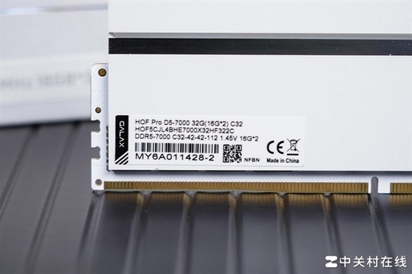 影馳名人堂HOF Pro DDR5-7000內(nèi)存上手:狂超8266MT/s(圖4) 影馳名人堂HOF Pro DDR5-7000內(nèi)存上手:狂超8266MT/s