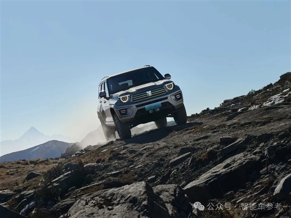 華為智駕首次上車比亞迪！38萬(wàn)的硬派越野豹8也要端起來(lái)了
