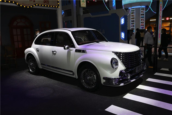 老頭狂喜！歐洲的老爺車靠 “ 油改電 ” 復(fù)活了