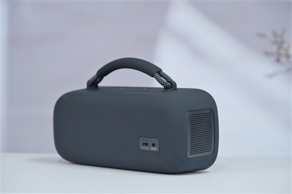 一次充電暢聽20小時(shí)！Bose SoundLink Max手提音箱圖賞