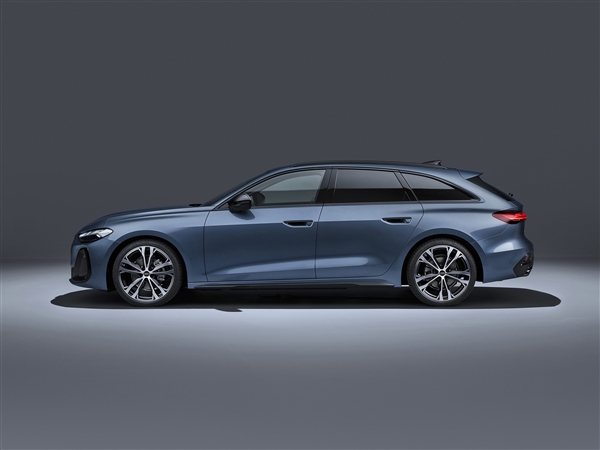 全新一代奧迪A4基礎(chǔ)版官圖發(fā)布：更名A5、取消副駕駛屏